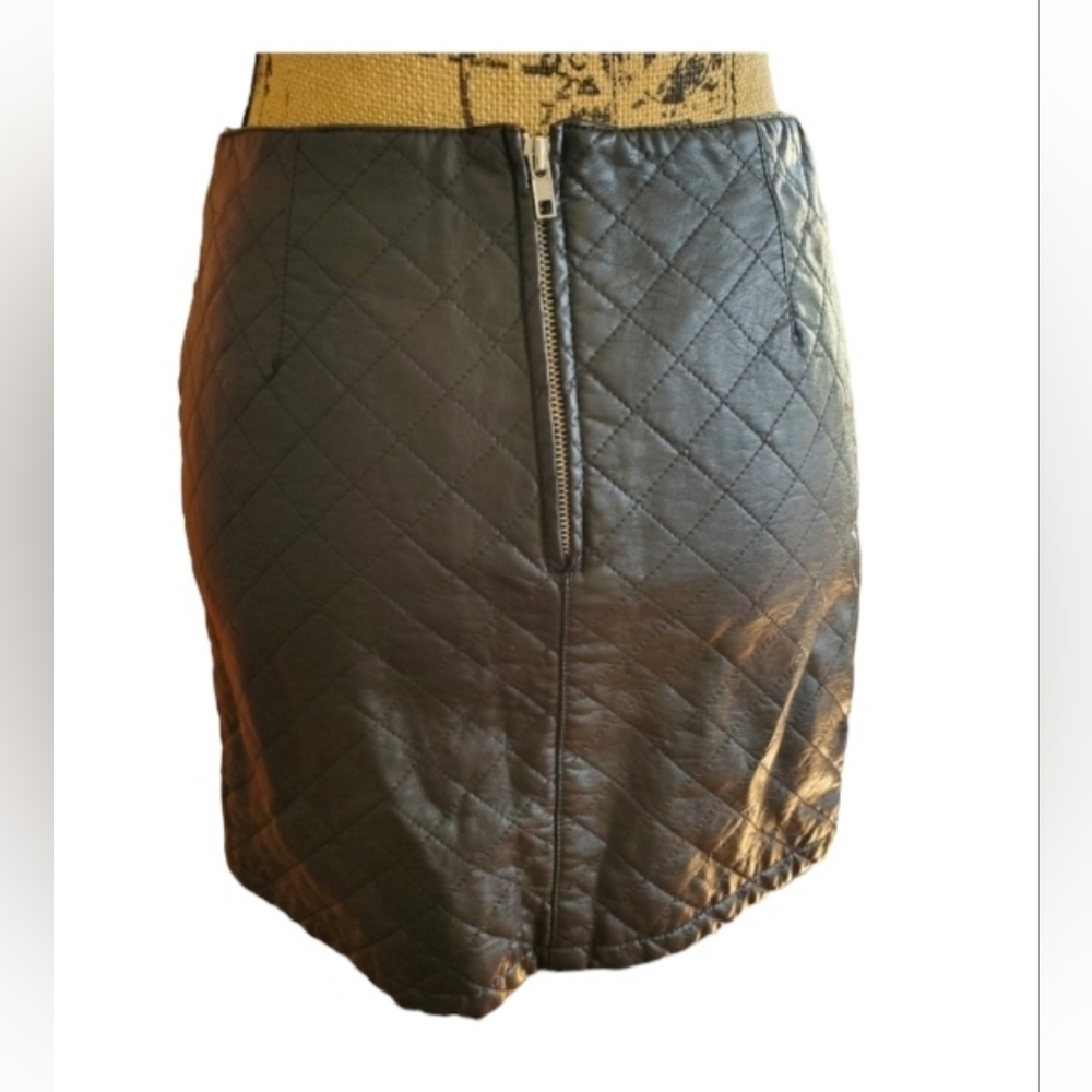 FOREVER 21 MINI SKIRT